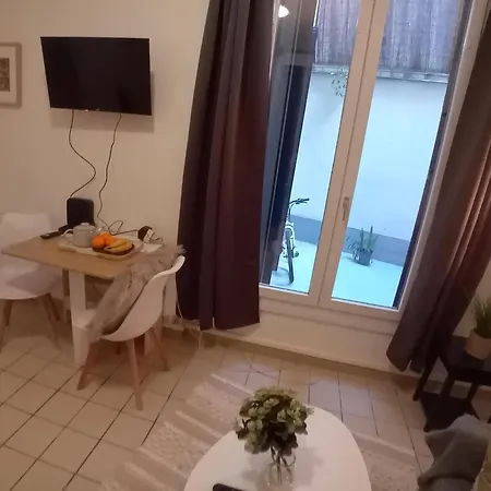 1 Minute Gare Montparnasse ,near To Eiffel Tour And Louvre Meusm,gorgeous Place Apartment *