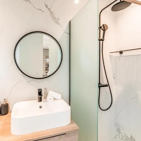 Elegant Luxury 1st Apartment Paris