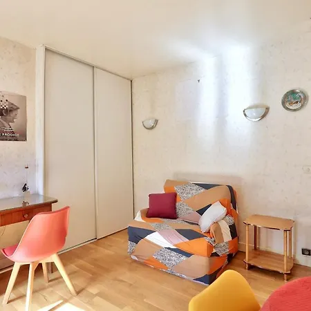 Apartment 1br Flat 2 Min Away From Metro Station Maraichers Paris