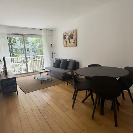 Cosy Two Bedroom Near The Eiffel Tower Apartment *