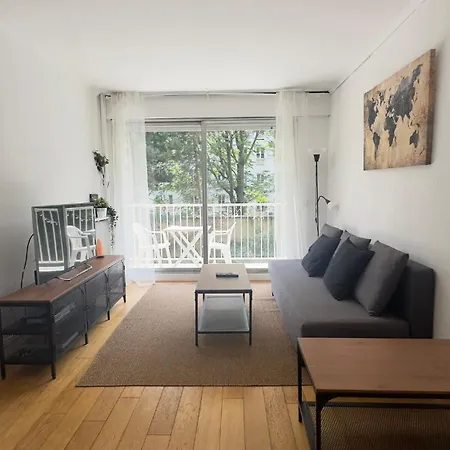 Cosy Two Bedroom Near The Eiffel Tower Apartment