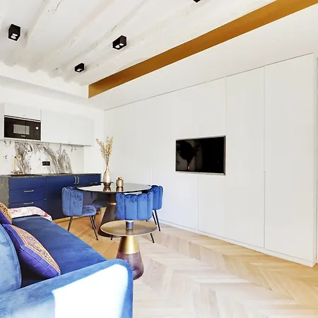 Pick A Flat's On Rue Montorgueil * Париж