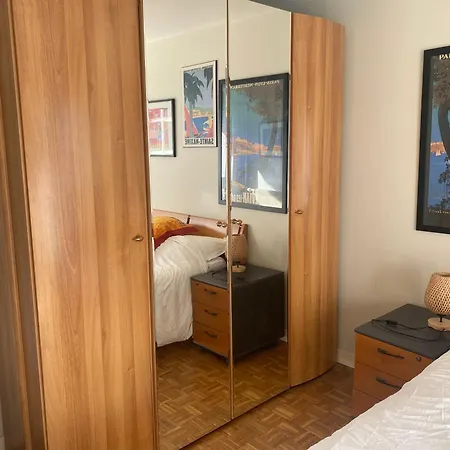 De 47m Avec Petit Balcon Et Vue Degagee Appartement Parijs