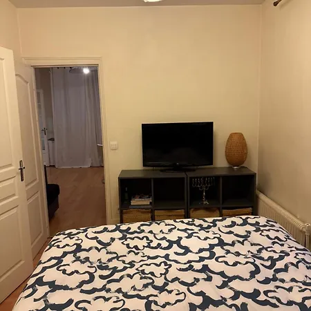 Amazing 1 Bedroom, 30sec From Arc De Triomphe Apartman *