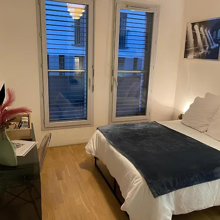 2 Pers Proche Montmartre Paris