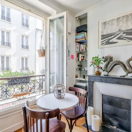 Apartment Lovely 1br Flat Near Voltaire Metro Station