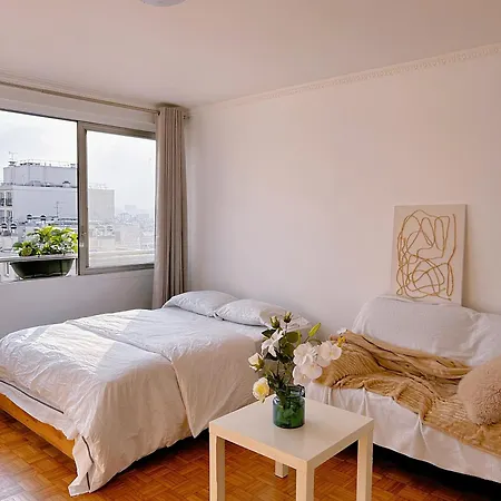 Large Charming In Apartment *