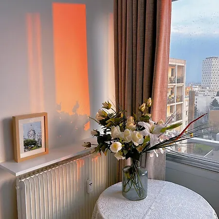 Large Charming In * Paris