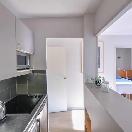 Apartment Cosy With Balcony Near Buttes Chaumont Paris