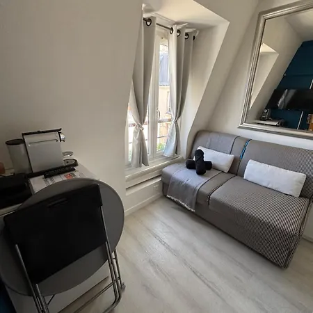 - Coeur Batignolles - Studette 10 M2 - Neuf * Paris