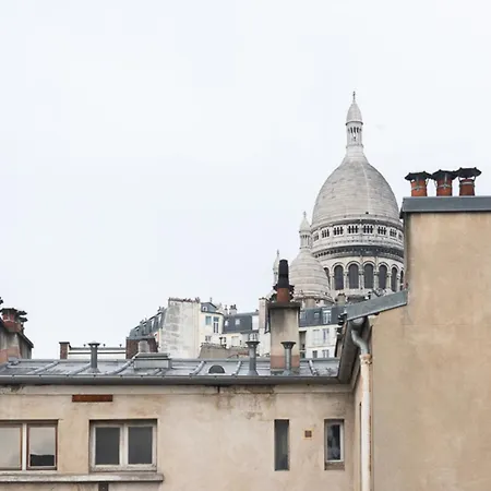 Comfortable T2 - Sacre Coeur View