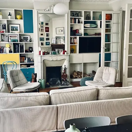 Stylish Parisian Montmartre 2br *