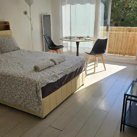 Apartman Julie's House 20 *
