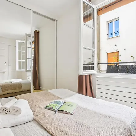 Spacious 1br In The Heart Of & Pompidou * Parijs