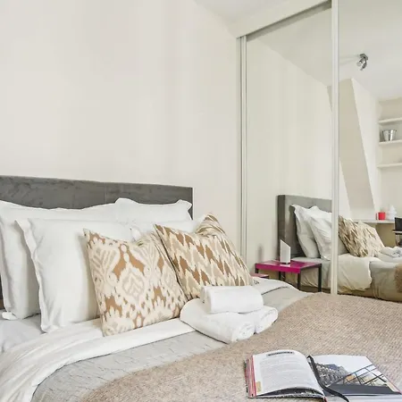 Spacious 1br In The Heart Of & Pompidou Parijs