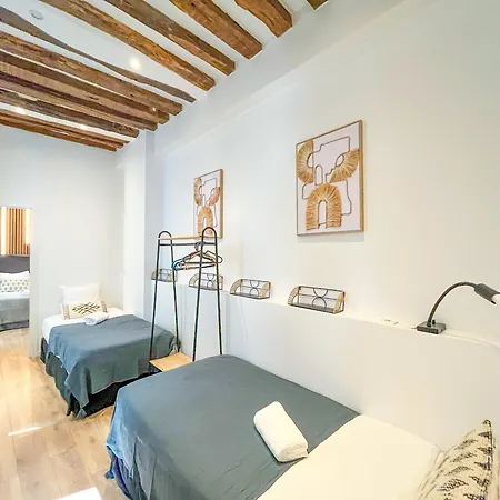 Urban Flat 67 - Spacious Parisian Flat In * パリ