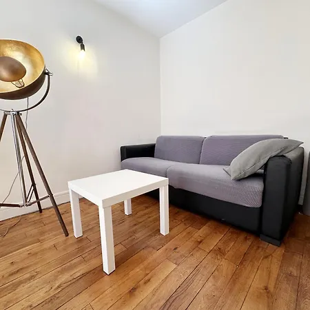 T2 With Stunning Balcony 55m2 17 * Париж