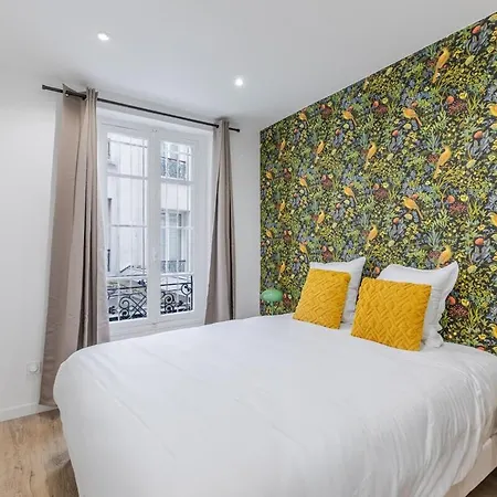 Nid Douillet Pour Deux Coeur Du 19e Arrondissement Appartement