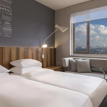 Hyatt Regency Etoile Hotel 4*