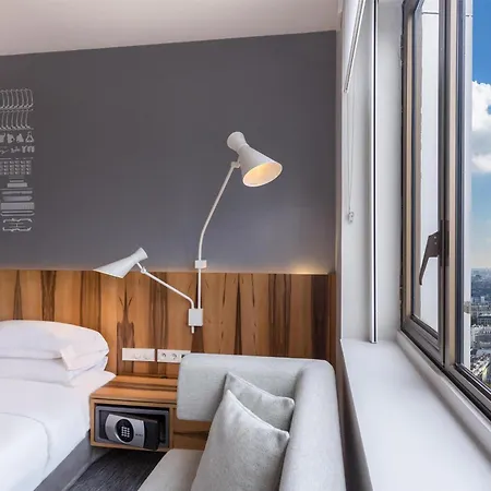 Hyatt Regency Etoile