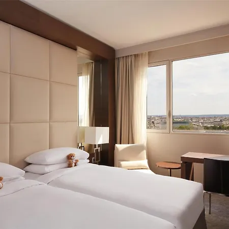 Hyatt Regency Etoile 4* Paris