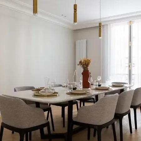 Apartment Before Making A Request, Read My Profile Host At Bottom Of Page # Quiet, Convenient, And Warm Paris