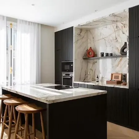 Before Making A Request, Read My Profile Host At Bottom Of Page # Quiet, Convenient, And Warm Apartment *