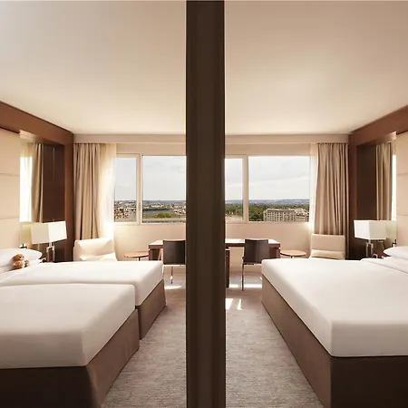 Hyatt Regency Etoile 4* Paris