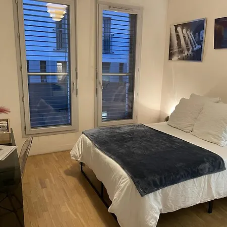 2 Pers Proche Montmartre Paris