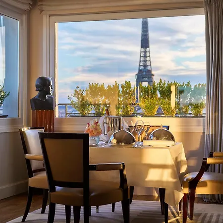 Plaza Athenee - Dorchester Collection Hotell Paris