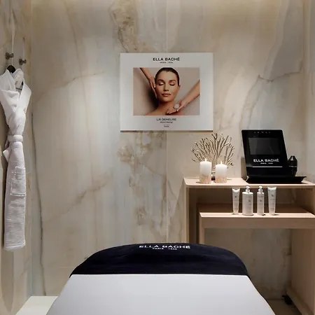 La Demeure Montaigne Paris