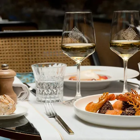 La Demeure Montaigne 5* Paryż