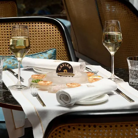 Hotel La Demeure Montaigne Paryż