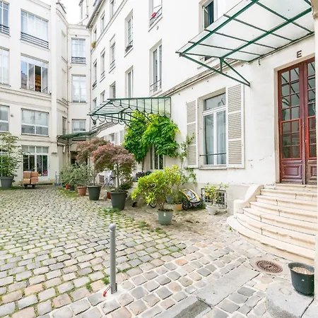 Cozy 1 Bedroom In Central Paris & Rooftop Views 公寓