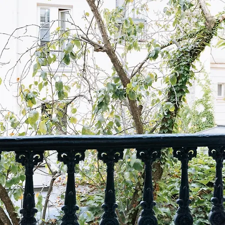 Alluring 1 Bedroom 5 Min To The Eiffel Tower! パリ