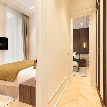 Maison Galante's With Services In Louvre - Rue Des Dechargeurs * Paris