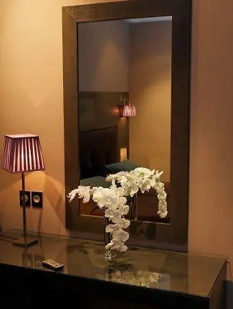 Elysees Hotell 3*