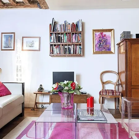 Camallo Apartment Paris