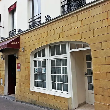 Pax 18e Hotel
