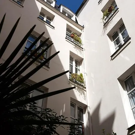 Saint Paul Le Marais Hotel 3*