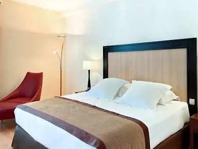 Hilton Orly Airport Hotel 4*