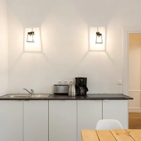 Appartement Habitat Parisien - 2br-1ba - Opera Palais Royal Parijs