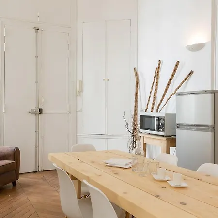 Appartement Habitat Parisien - 2br-1ba - Opera Palais Royal Parijs