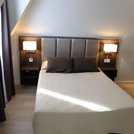 Hotel De Flore - Montmartre 3*
