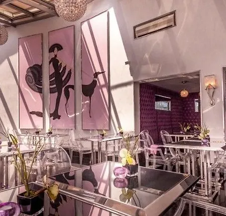 Hotel Les Jardins Du Marais Paris