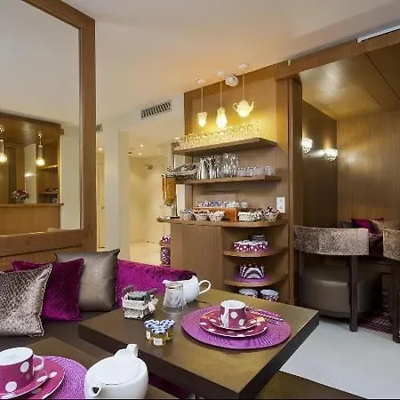 Hotel De Neuve By Happyculture Paris