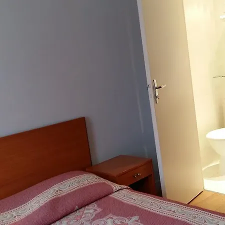 Pax 18e Hotel