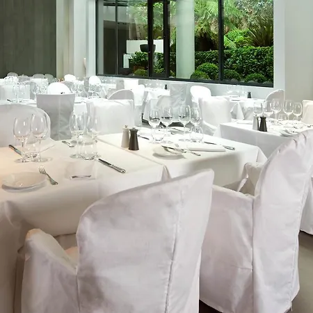 Hotel La Maison Champs Elysees Paris