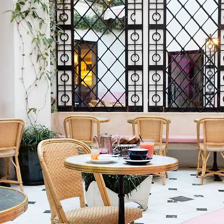 Hotel Grand Amour