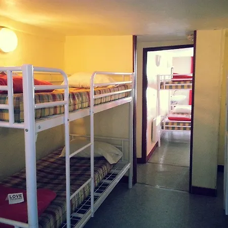 Hostel Young And Happy Latin Quarter By Hiphophostels